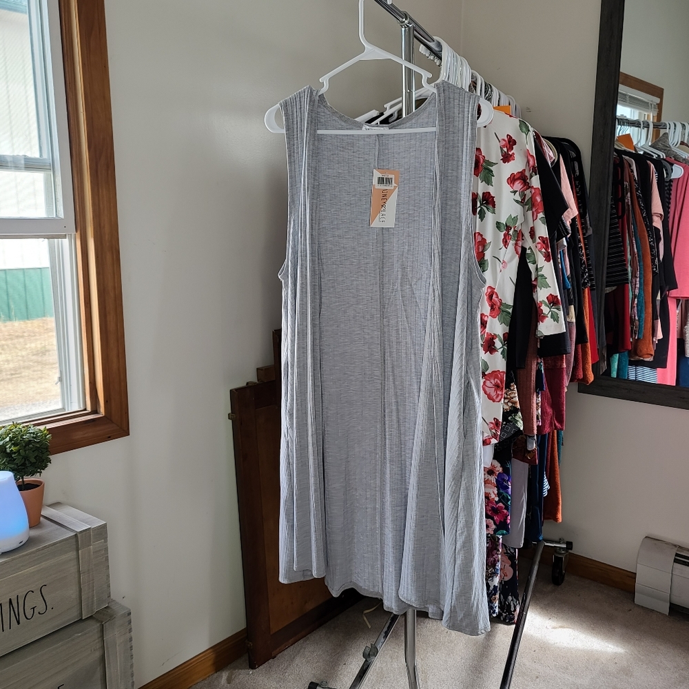 Ribbed Sleeveless Taho Vest